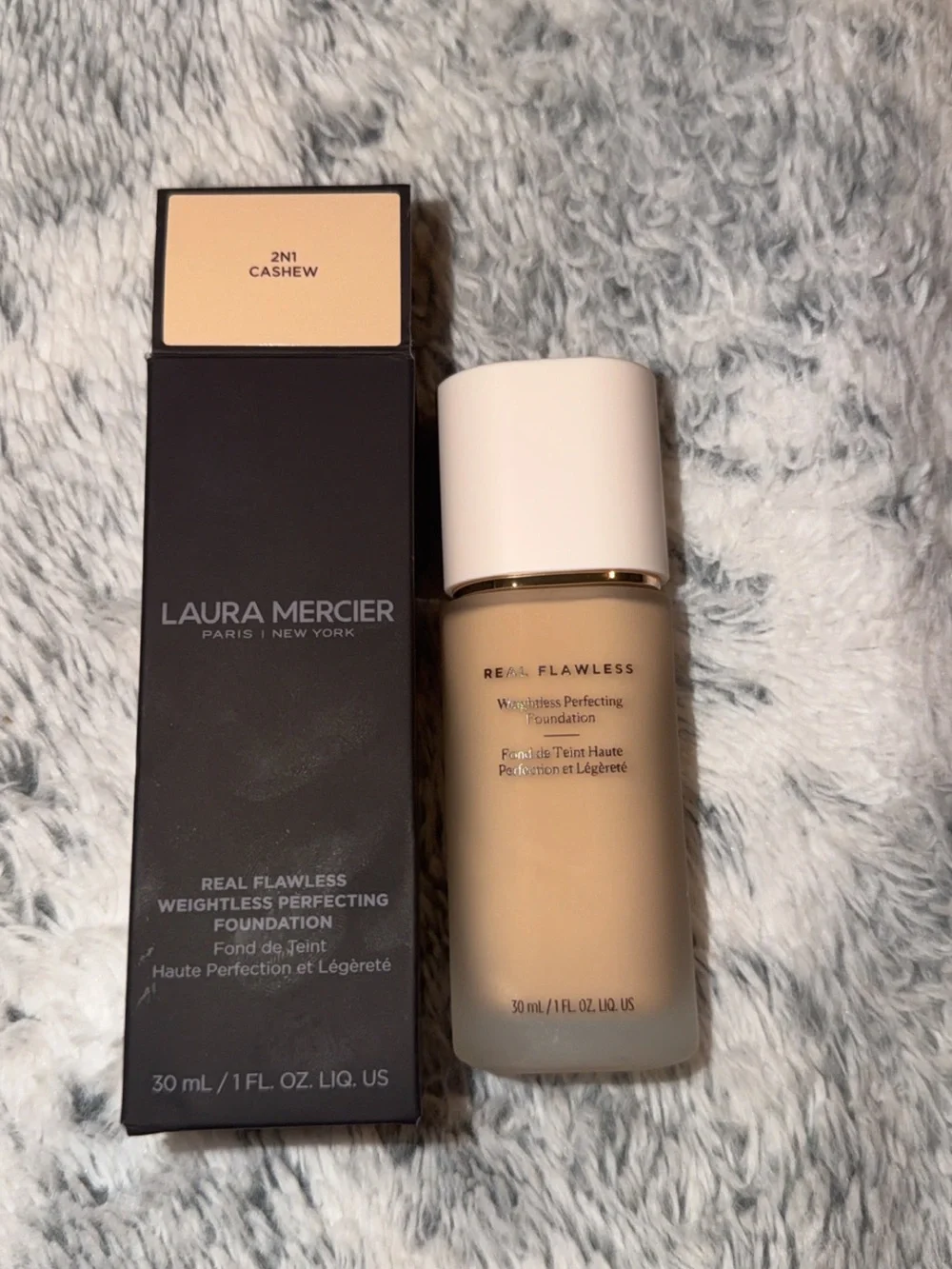 Laura Mercier Real Flawless Weightless Perfecting Foundation